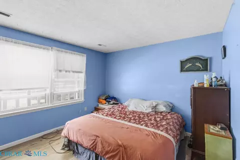 Bedroom - 6353 Bolling Brook Ln, Gloucester, VA 23061 photo 2 of 6