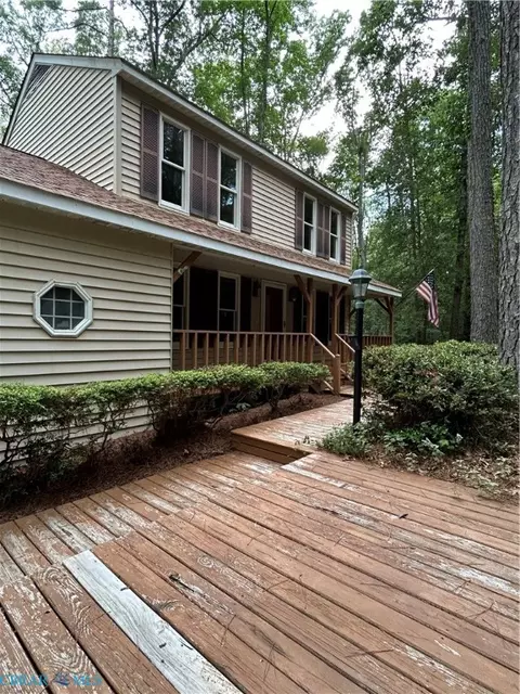 6338 Meadow Dr, Gloucester, VA 23061 photo 3