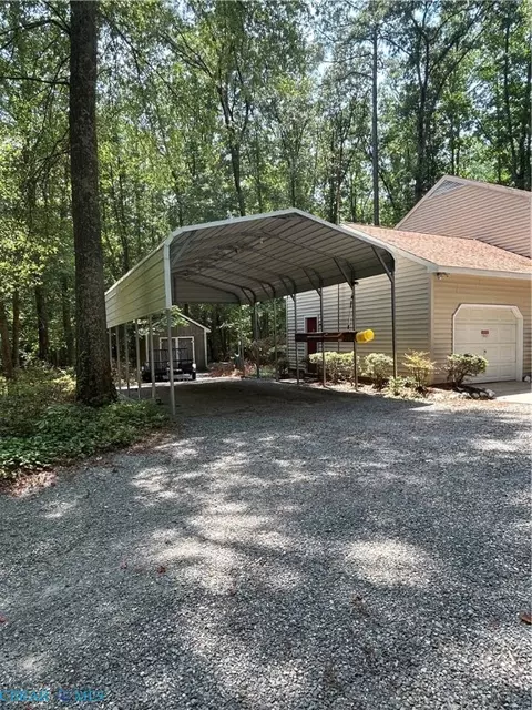 6338 Meadow Dr, Gloucester, VA 23061 photo 18
