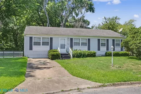 5102 Evelyn Ct, Hampton, VA 23605 photo 3