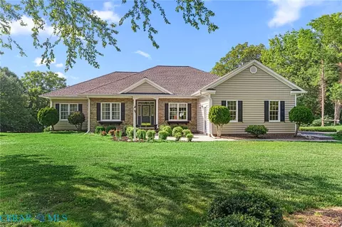 29 Bobwhite Ln, Locust Hill, VA 23092