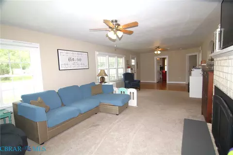 Living - 749 Johns Neck Rd, Weems, VA 22576 photo 1 of 5