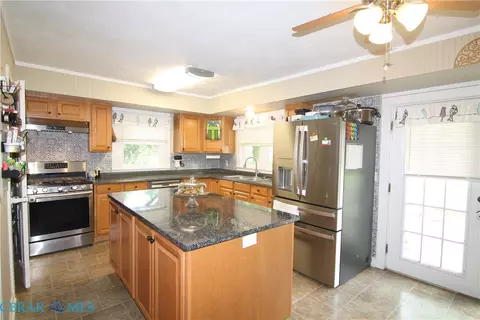 Kitchen - 749 Johns Neck Rd, Weems, VA 22576 photo 1 of 9