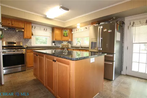 Kitchen - 749 Johns Neck Rd, Weems, VA 22576 photo 2 of 9