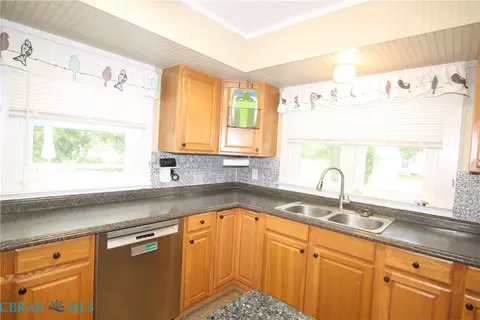 Kitchen - 749 Johns Neck Rd, Weems, VA 22576 photo 3 of 9