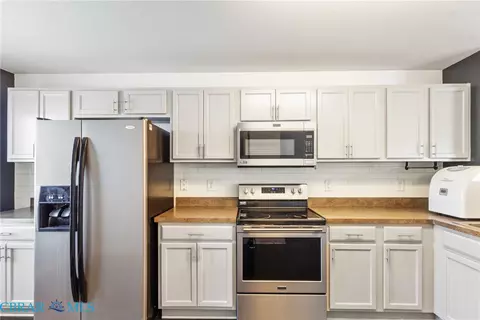Kitchen - 7396 Jeanne Dr, Gloucester, VA 23061 photo 2 of 2