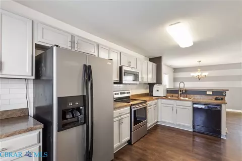 Kitchen - 7396 Jeanne Dr, Gloucester, VA 23061 photo 1 of 2