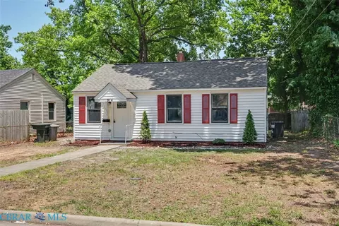 Exterior - 914 Ridgeway Ave, Hampton, VA 23661 photo 3 of 3