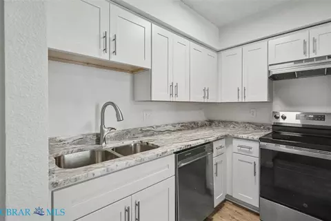 Kitchen - 914 Ridgeway Ave, Hampton, VA 23661 photo 2 of 3