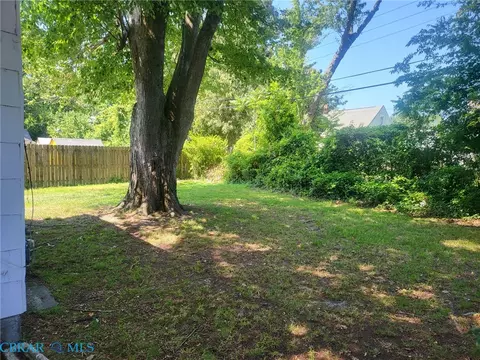 Exterior - 415 Hampton Roads Ave, Hampton, VA 23661 photo 5 of 6
