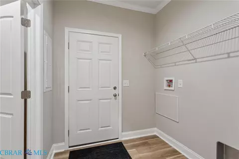 Entry Way - 4081 Eagle Rd, Hayes, VA 23072 photo 1 of 2