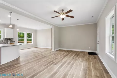 Living - 4081 Eagle Rd, Hayes, VA 23072 photo 6 of 7