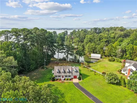 View/Area - 4382 Johns Point Rd, Gloucester, VA 23061 photo 3 of 8