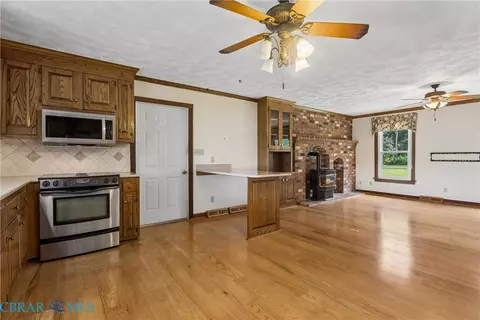 Living - 4382 Johns Point Rd, Gloucester, VA 23061 photo 5 of 5