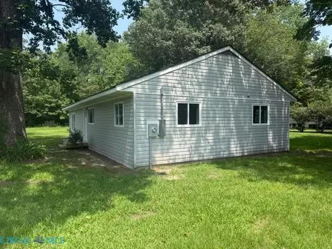 Exterior - 12455 Beech Trl, Gloucester, VA 23061 photo 5 of 7