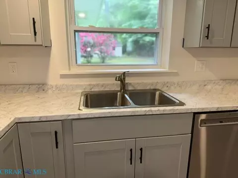Kitchen - 12455 Beech Trl, Gloucester, VA 23061 photo 5 of 5