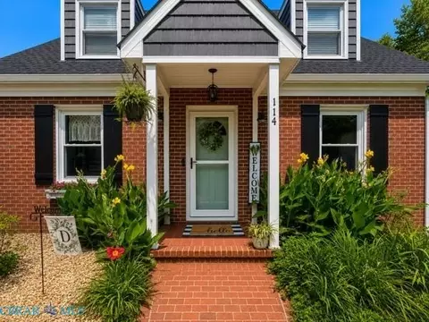 114 Main St, Reedville, VA 22539