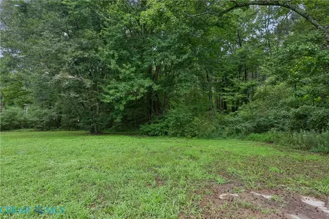 Exterior - 7320 Ark Rd, Gloucester, VA 23061 photo 3 of 4