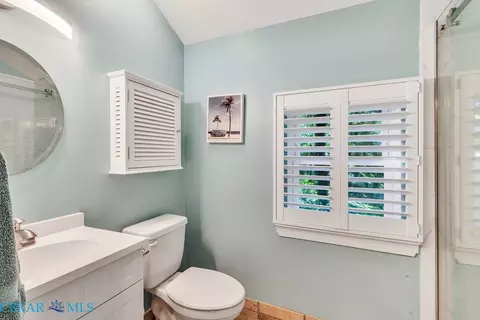 Bath - 797 Plainview Rd, Topping, VA 23169 photo 2 of 2