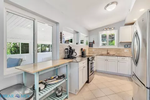 Kitchen - 797 Plainview Rd, Topping, VA 23169 photo 3 of 6