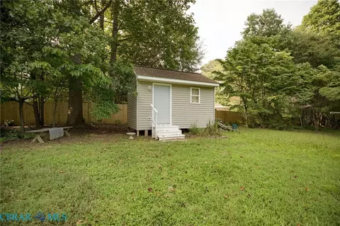 8281 Roaring Springs Rd, Gloucester, VA 23061 photo 5