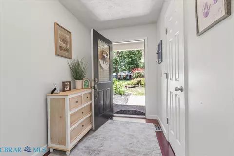 Entry Way - 7534 Tyndall Dr, Gloucester Point, VA 23062 photo 1 of 5