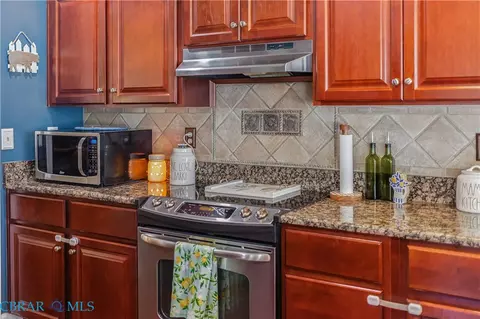 Kitchen - 7534 Tyndall Dr, Gloucester Point, VA 23062 photo 2 of 6
