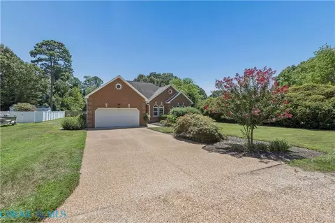 Exterior - 7534 Tyndall Dr, Gloucester Point, VA 23062 photo 2 of 9