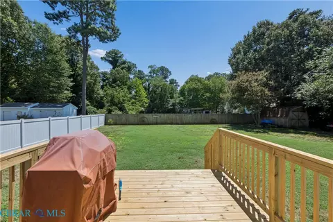 Exterior - 7534 Tyndall Dr, Gloucester Point, VA 23062 photo 5 of 9