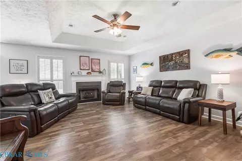 Living - 7534 Tyndall Dr, Gloucester Point, VA 23062 photo 1 of 2