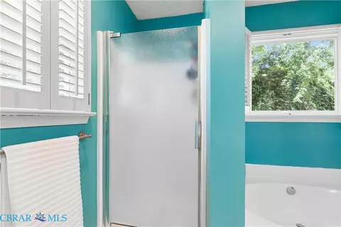 Bath - 7534 Tyndall Dr, Gloucester Point, VA 23062 photo 3 of 5