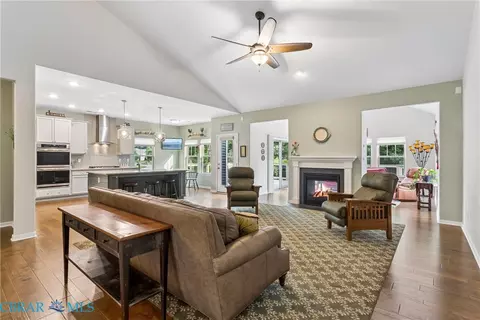 2201 Moonlight Pt, Williamsburg, VA 23185 photo 13