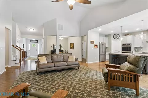 2201 Moonlight Pt, Williamsburg, VA 23185 photo 14