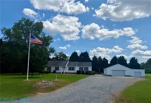 2 Healys Trace Ln, Locust Hill, VA 23092