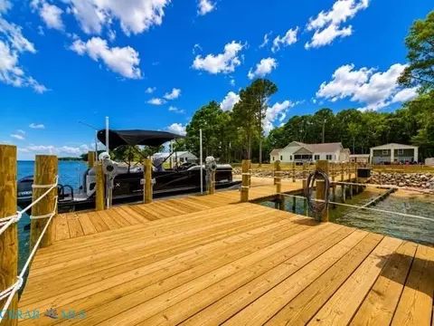 159 Shipwatch Ln, Reedville, VA 22539
