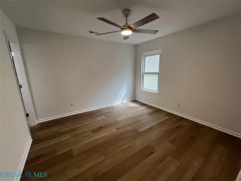 Bedroom - 134 Rabbit Run, Saluda, VA 23149 photo 2 of 3