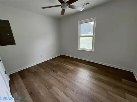 Bedroom - 134 Rabbit Run, Saluda, VA 23149 photo 3 of 3
