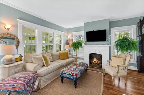 Living - 4025 Weems Rd, Weems, VA 22576 photo 3 of 9