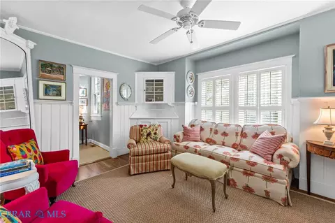 Living - 4025 Weems Rd, Weems, VA 22576 photo 8 of 9