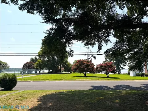 Exterior - 4025 Weems Rd, Weems, VA 22576 photo 10 of 24