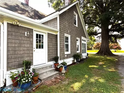 Exterior - 4025 Weems Rd, Weems, VA 22576 photo 13 of 24