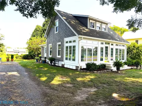 Exterior - 4025 Weems Rd, Weems, VA 22576 photo 4 of 24
