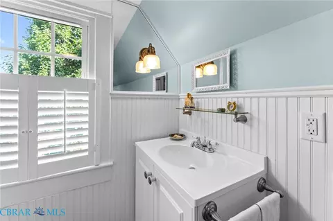Bath - 4025 Weems Rd, Weems, VA 22576 photo 4 of 4