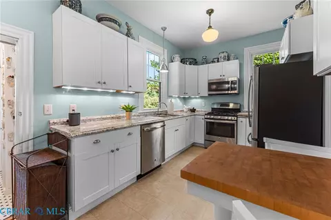 Kitchen - 4025 Weems Rd, Weems, VA 22576 photo 7 of 7