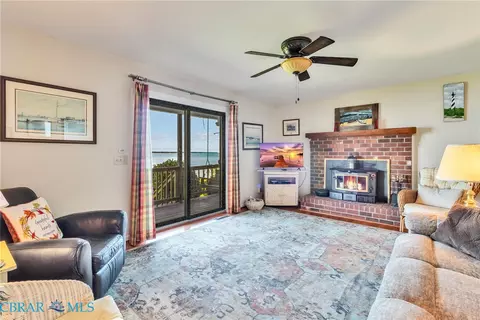 Living - 196 Landing Dr, Lancaster, VA 22503 photo 2 of 4