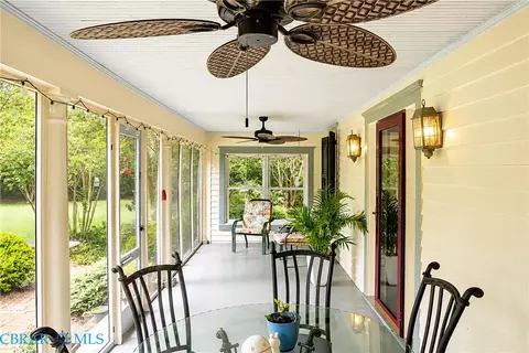 228 Church St, Mathews, VA 23109
