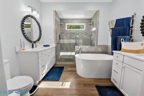 Bath - 4872 Hunny Pot Ln, Gloucester, VA 23061 photo 4 of 5