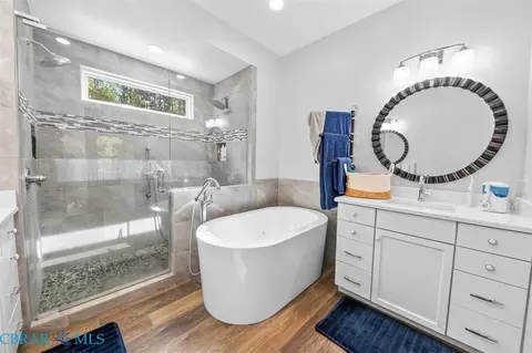 Bath - 4872 Hunny Pot Ln, Gloucester, VA 23061 photo 3 of 5