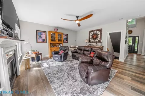 Living - 4872 Hunny Pot Ln, Gloucester, VA 23061 photo 1 of 2