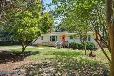 7042 E View Rd, Hayes, VA 23072